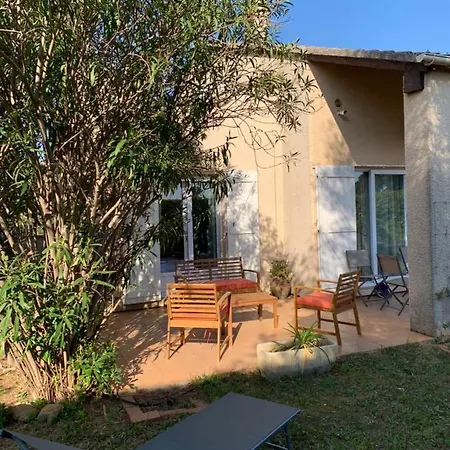 Villa Bord De *
